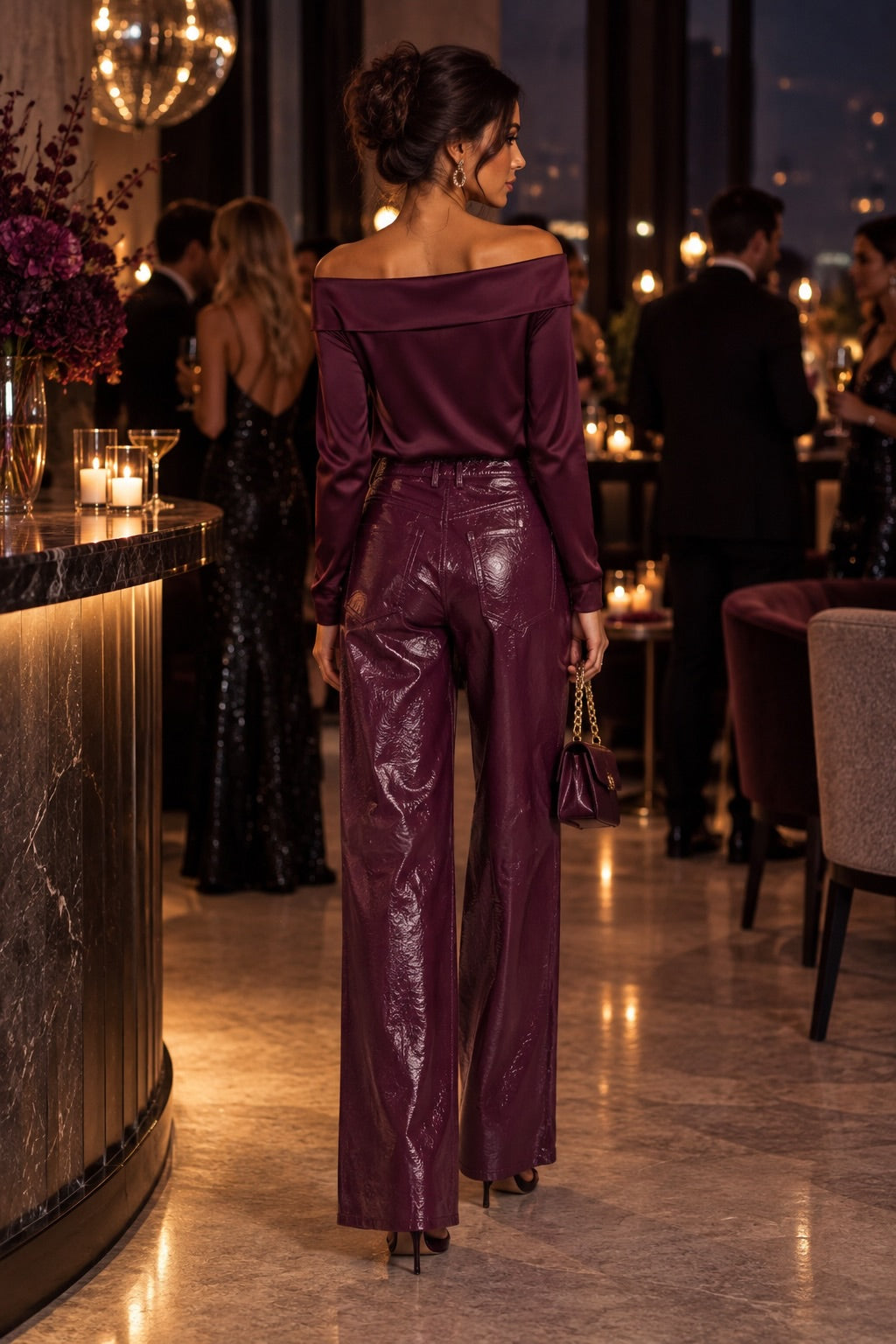 Amy – Lack-Kunstlederhose in Dark Berry