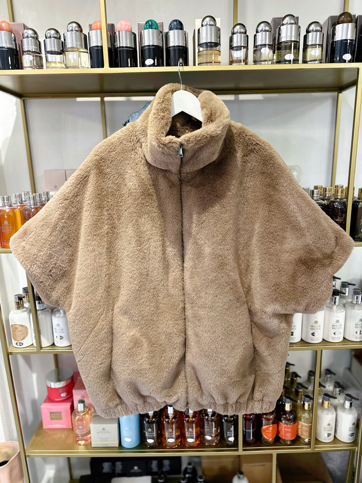 Aimy – Teddy-Poncho in Warm Taupe