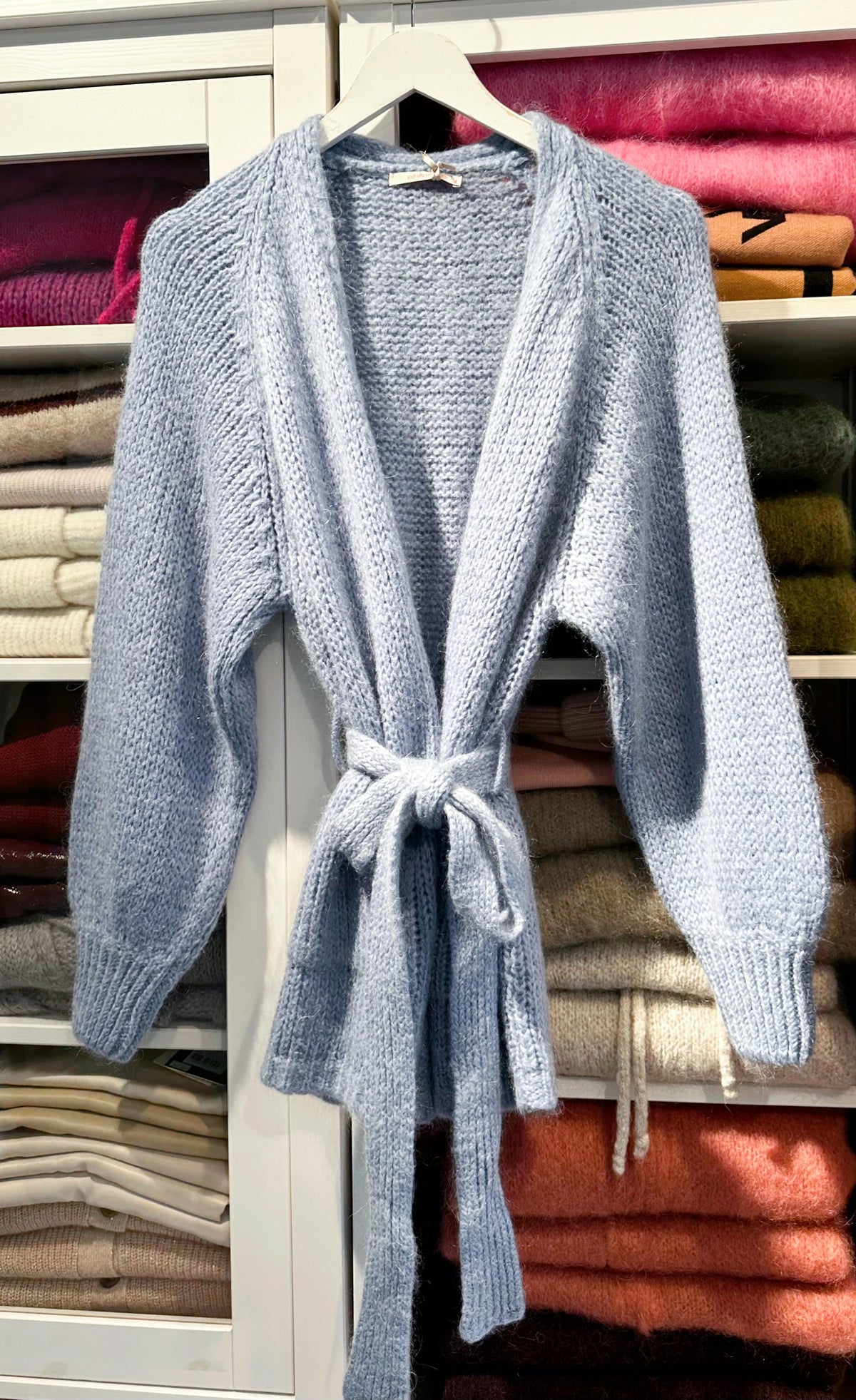 Celeste – Mohair-Strickjacke mit Bindegürtel