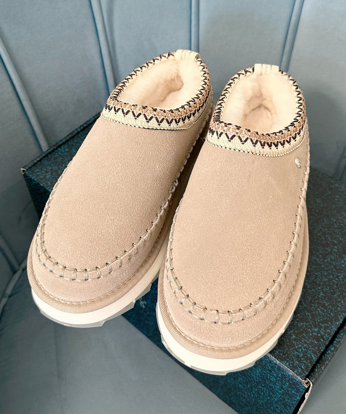 Liv – Lammfell-Mokassin in Natural