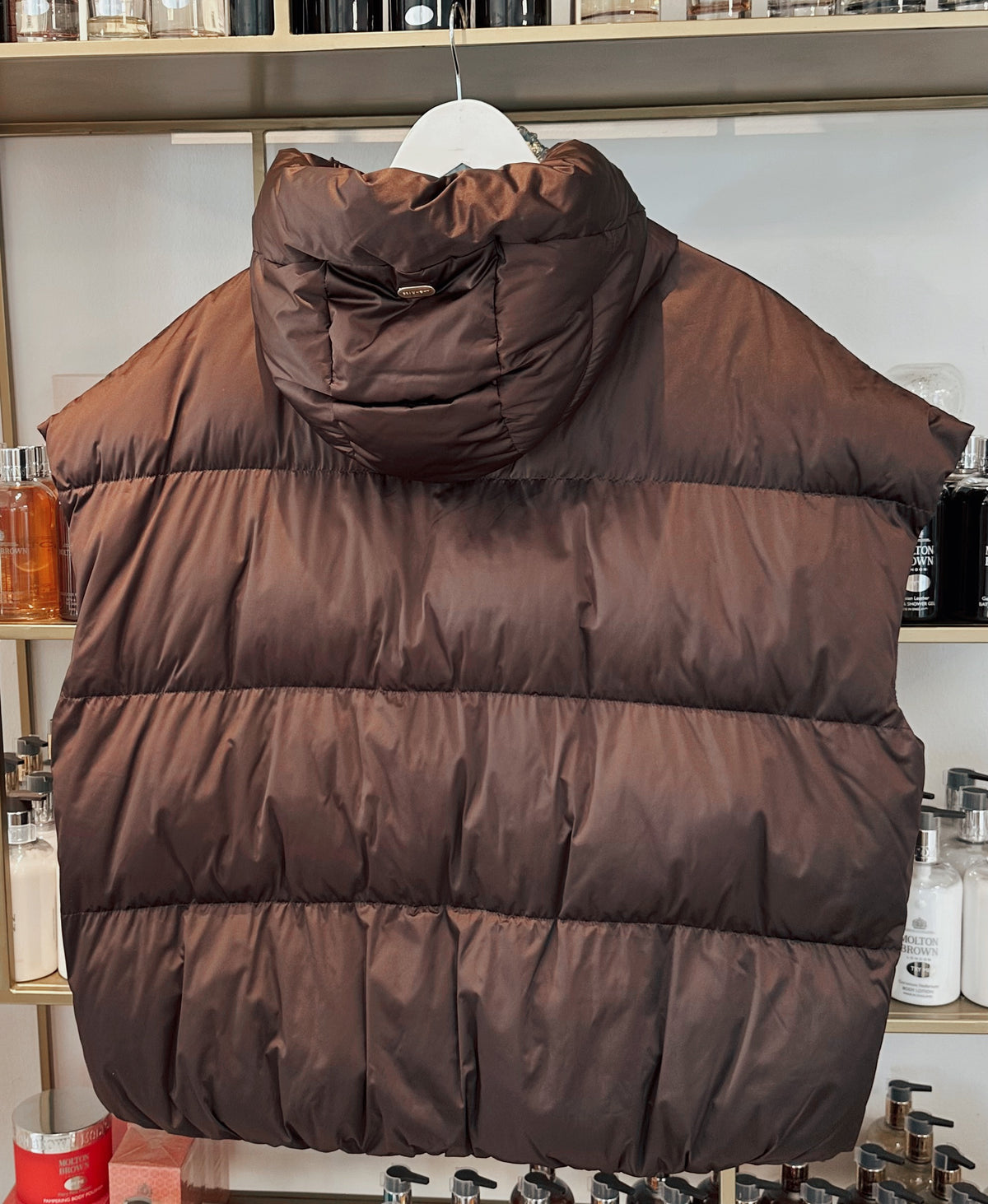 Livia – Oversized Bodywarmer in Dark Chocolate