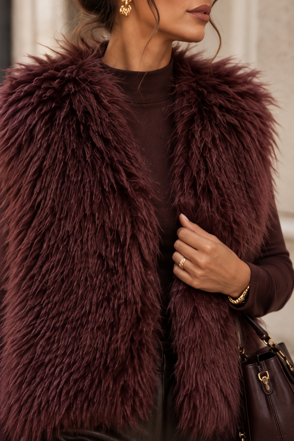 Aurelia – Fake-Fur Weste in Dark Burgundy
