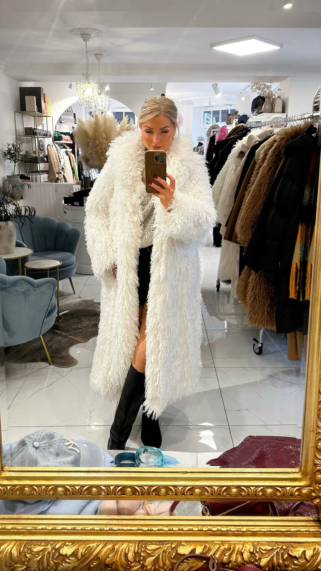 Mia – langer Faux-Fur-Mantel in Ivory & Caramel