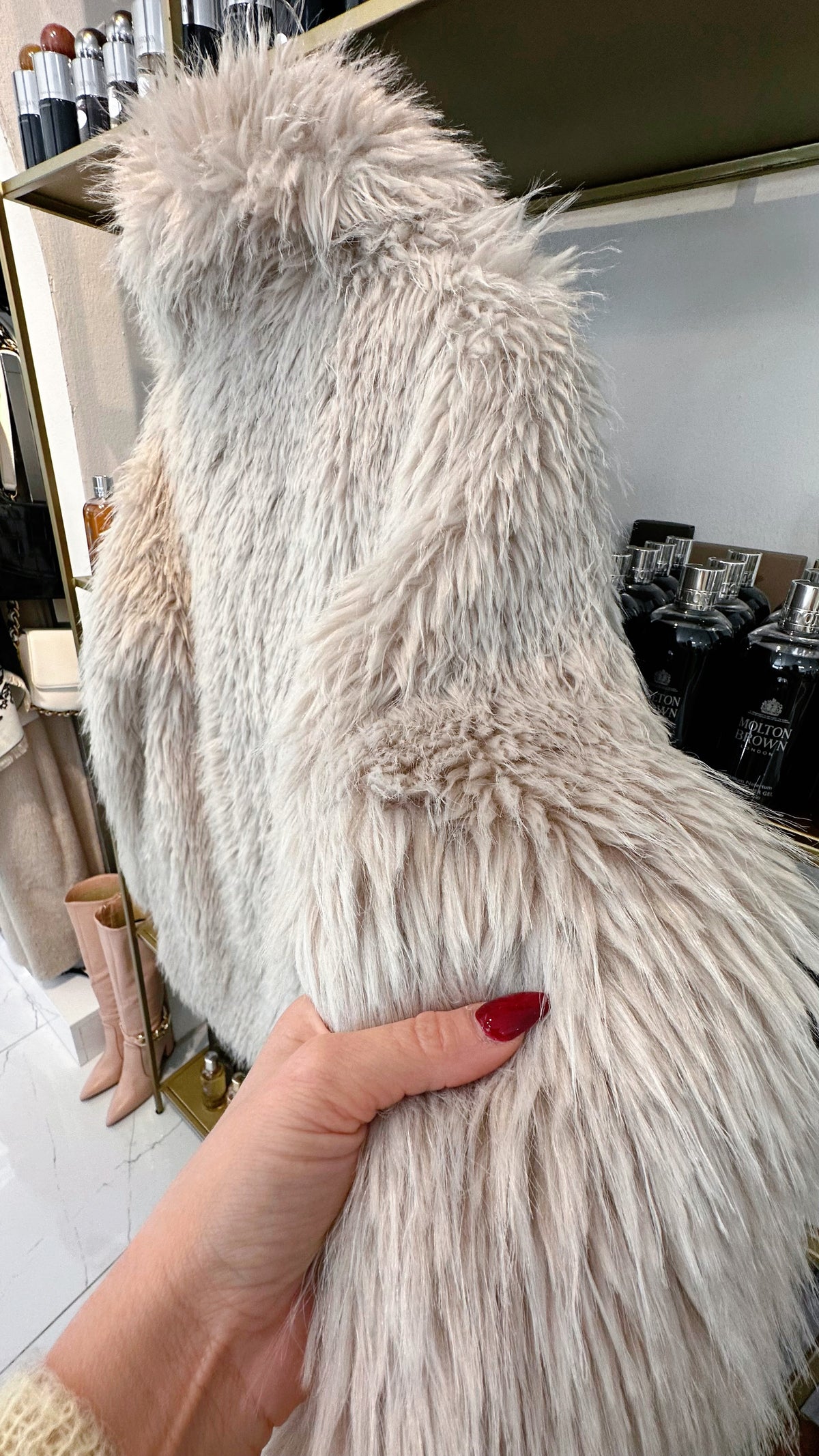 CELINE – Kunstfelljacke in Soft Grey