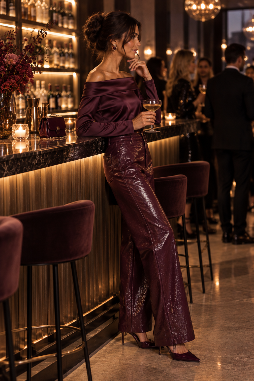 Amy – Lack-Kunstlederhose in Dark Berry