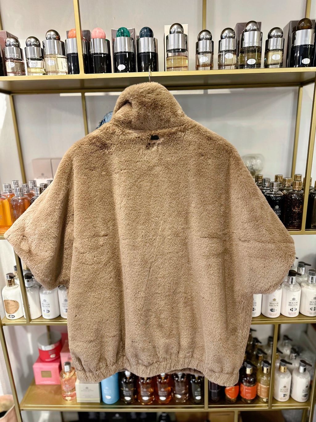 Aimy – Teddy-Poncho in Warm Taupe