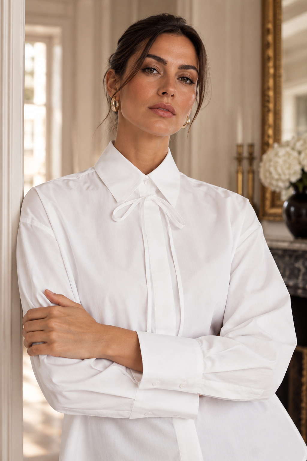 Noelle – Oversized Bluse mit Schleifendetails in White